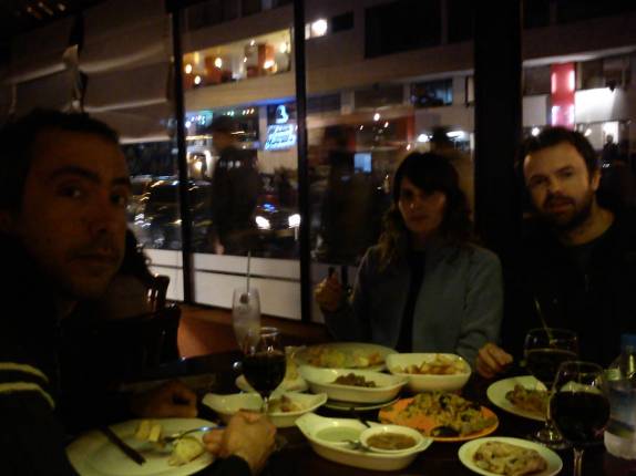 Jantando em restaurante na Plaza Foch, em Mariscal, Quito - Equador